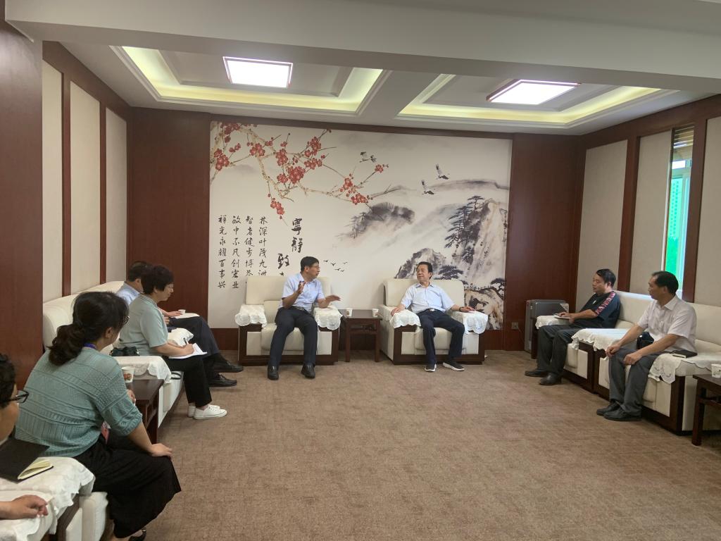 王晓峰副校长带领社科专家赴三门峡职业技术学院、渑池县政府进行调研交流